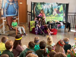 Przedstawieni klasy 3b 